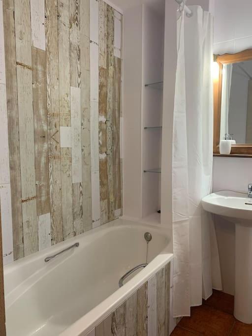 Casa Con Amplio Jardin En Pechonヴィラ エクステリア 写真