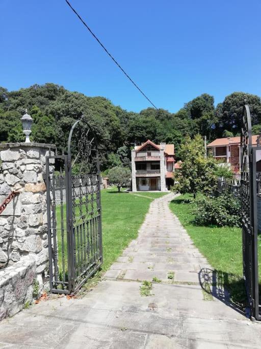 Casa Con Amplio Jardin En Pechonヴィラ エクステリア 写真